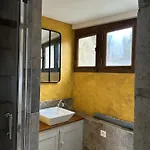 Hébergement de vacances Maison En Pierre Dans Un Petit Village De Dordogne *