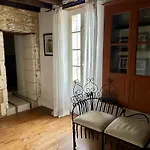 Maison En Pierre Dans Un Petit Village De Dordogne Saint-Georges-de-Monclard