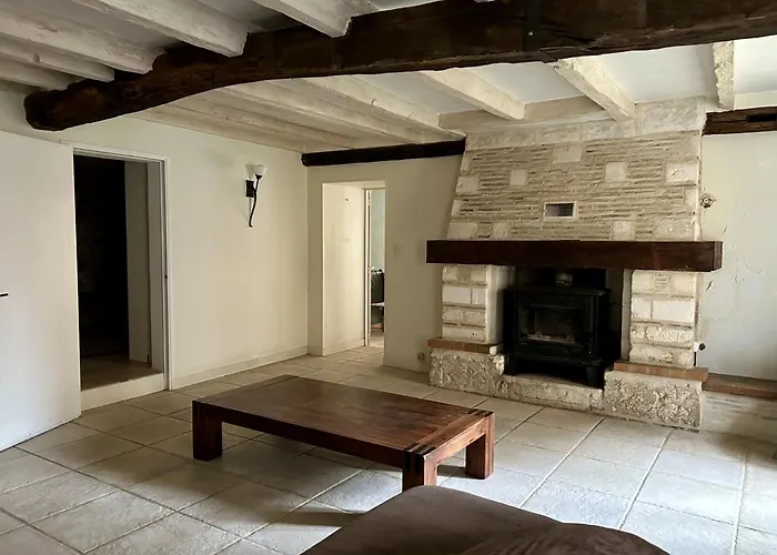 Maison En Pierre Dans Un Petit Village De Dordogne * Saint-Georges-de-Monclard